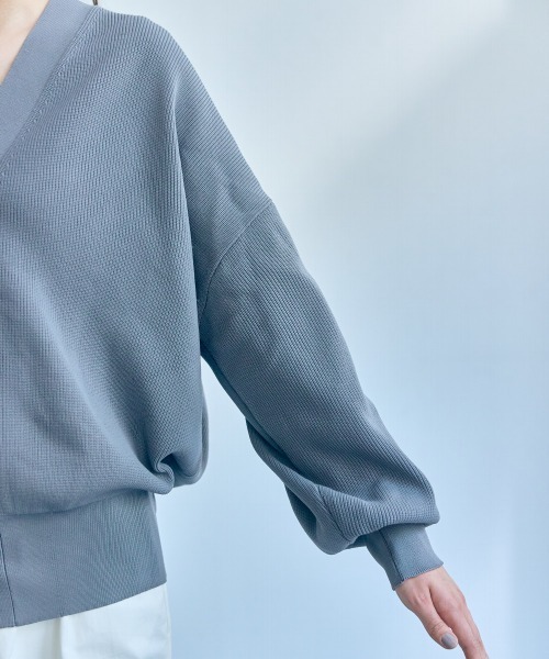 高身長 Vネックニットカーディガン（トールサイズ）Essenave