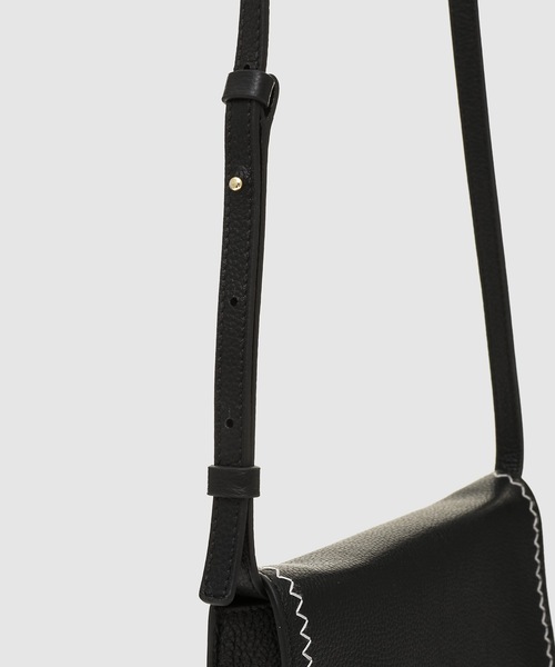 【マルニ】 Shoulder Bags ショルダーバッグ・ポシェット MENDING CALF LEATHER / ポシェット（ショルダーバッグ）｜MARNI