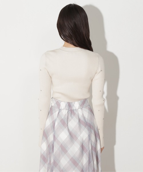 JILL by JILL STUART（ジルバイジルスチュアート）の「ビジューコンパクトロゴニット（ニット/セーター・レディース・ホワイト系その他/ピンク/ブラック・FREE）」の5枚目の写真