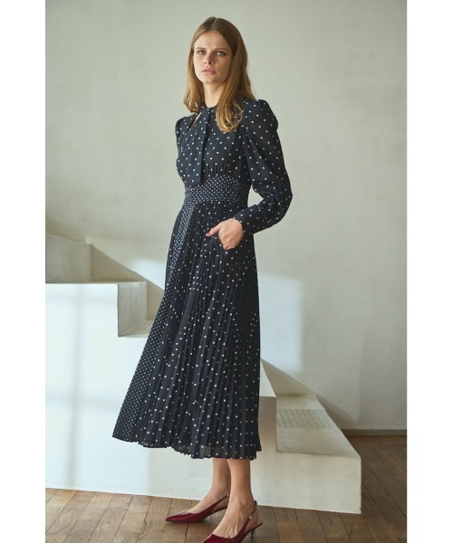 Estella K ドット柄タイトワンピース Abby Dress クロスネックタイドットドレス(ワンピース