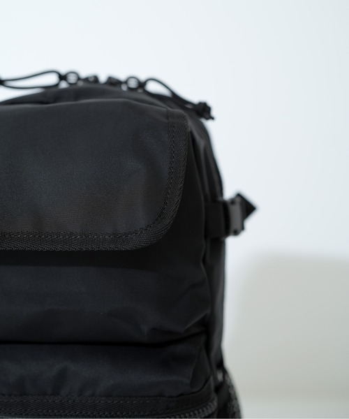 NEW ERA(ニューエラ)の「【NEW ERA/ニューエラ】SLING BODY BAG(ボディバッグ/ウエストポーチ・メンズ・ブラック系その他/ブラック・FREE)」の11枚目の写真