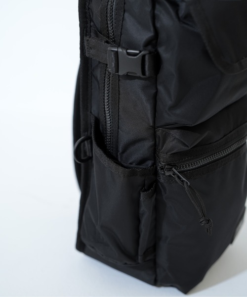 NEW ERA(ニューエラ)の「【NEW ERA/ニューエラ】SLING BODY BAG(ボディバッグ/ウエストポーチ・メンズ・ブラック系その他/ブラック・FREE)」の15枚目の写真