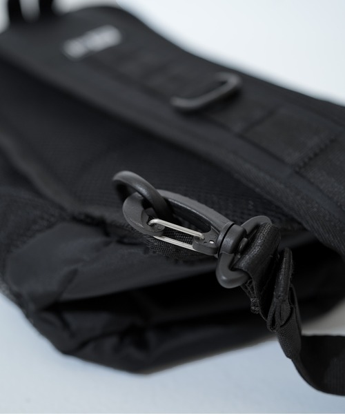 NEW ERA(ニューエラ)の「【NEW ERA/ニューエラ】SLING BODY BAG(ボディバッグ/ウエストポーチ・メンズ・ブラック系その他/ブラック・FREE)」の22枚目の写真