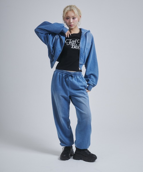 ENVYM(アンビー)の「ウォッシュドショートパーカー(パーカー・レディース・ブルー/ブラック・FREE)」の8枚目の写真