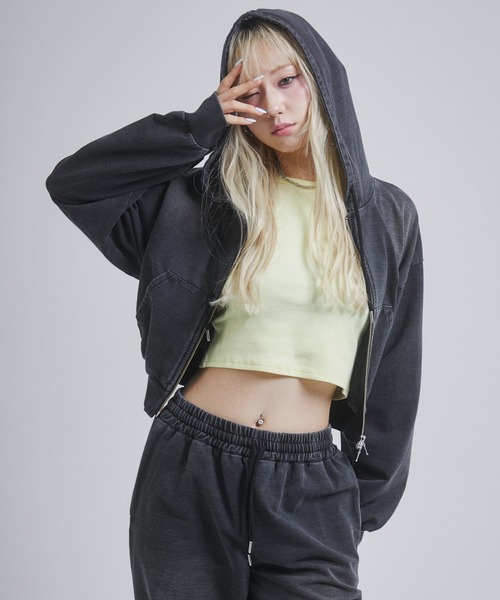 ENVYM(アンビー)の「ウォッシュドショートパーカー(パーカー・レディース・ブルー/ブラック・FREE)」の11枚目の写真