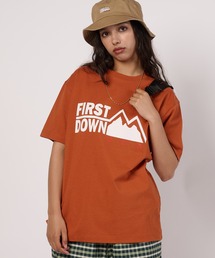 FIRST DOWN（ファーストダウン）の「プリントロゴ ショートスリーブ Tシャツ（Tシャツ/カットソー）」