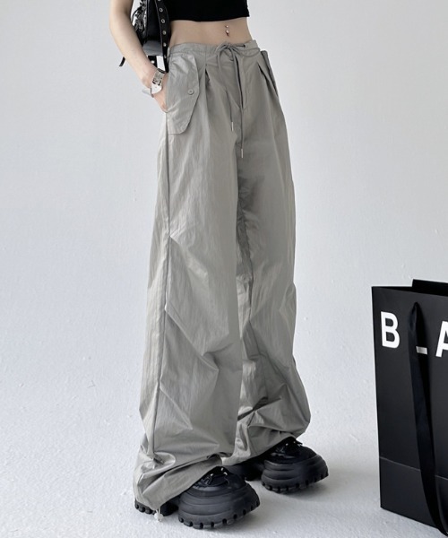 Per sist ence(パーシエンス)の「ドロストカーゴパンツ(その他パンツ・レディース・ライトグレー/ダークグレー/ブラック・LARGE/MEDIUM)」の2枚目の写真