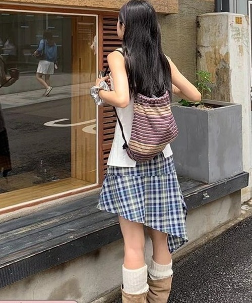 gossip!ロサンゼルス(ゴシップロサンゼルス)の「ヴィンテージ風 個性的 アシンメトリーデザイン チェック柄ミディスカート 日常&シンプル(スカート・レディース・ブルー・S/M)」の2枚目の写真