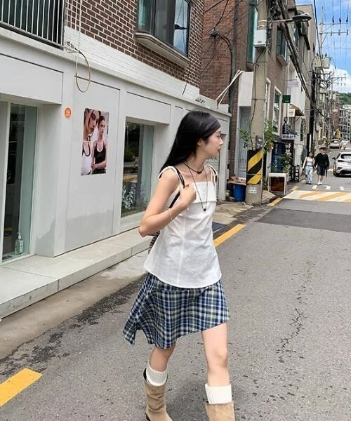 gossip!ロサンゼルス(ゴシップロサンゼルス)の「ヴィンテージ風 個性的 アシンメトリーデザイン チェック柄ミディスカート 日常&シンプル(スカート・レディース・ブルー・S/M)」の4枚目の写真