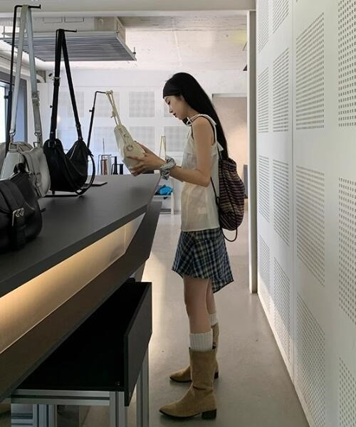 gossip!ロサンゼルス(ゴシップロサンゼルス)の「ヴィンテージ風 個性的 アシンメトリーデザイン チェック柄ミディスカート 日常&シンプル(スカート・レディース・ブルー・S/M)」の11枚目の写真