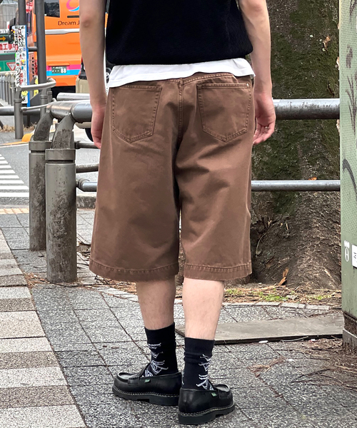 bal(バル)の「BAL × WISM別注 LOOSE FIT P/DYE 5P DENIM SHORT(その他パンツ・メンズ・ブラウン・2/3)」の8枚目の写真