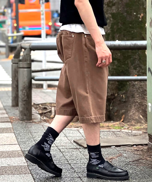 bal(バル)の「BAL × WISM別注 LOOSE FIT P/DYE 5P DENIM SHORT(その他パンツ・メンズ・ブラウン・2/3)」の9枚目の写真