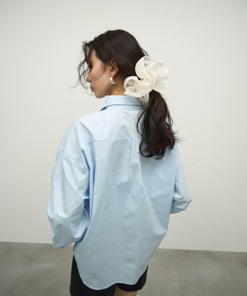 Lutim by u（ルチバイユー）の「Organdie Big Frilled Scrunchie / オーガンジービッグフリルシュシュ（シュシュ・レディース・ブラック/ホワイト・FREE）」の4枚目の写真