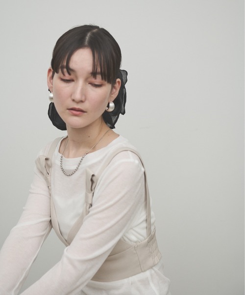 Lutim by u（ルチバイユー）の「Organdie Big Frilled Scrunchie / オーガンジービッグフリルシュシュ（シュシュ・レディース・ブラック/ホワイト・FREE）」の8枚目の写真