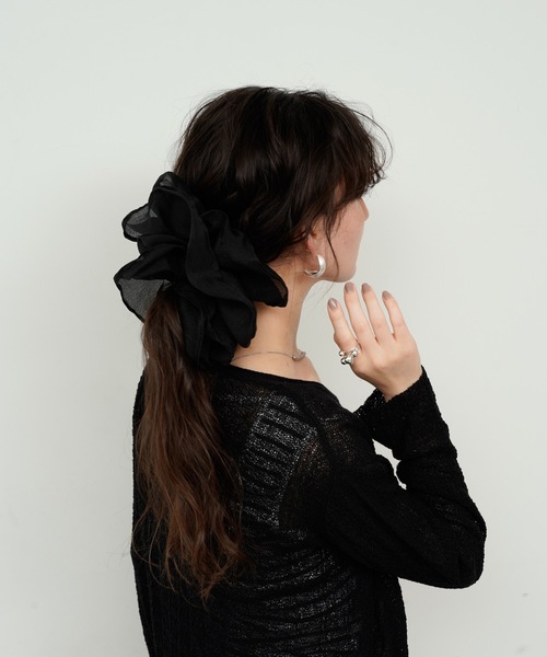 Lutim by u（ルチバイユー）の「Organdie Big Frilled Scrunchie / オーガンジービッグフリルシュシュ（シュシュ・レディース・ブラック/ホワイト・FREE）」の19枚目の写真