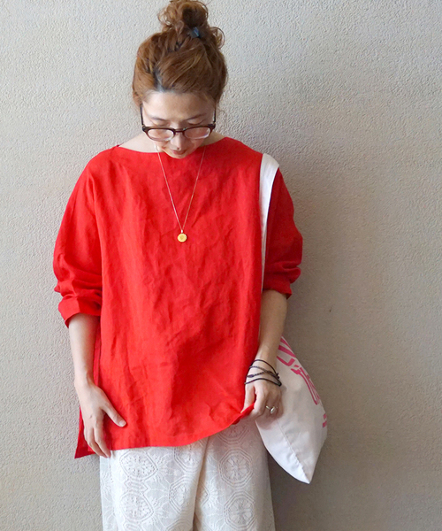 JOURNAL STANDARD LUXE(ジャーナルスタンダード ラックス)の「エアリーリネンボートネックブラウス(シャツ/ブラウス・レディース・ブルー/レッド/ブラウン/スカイブルー・FREE)」の10枚目の写真