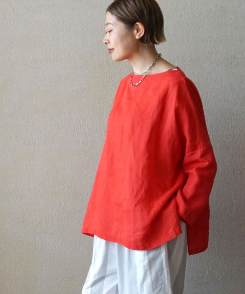 JOURNAL STANDARD LUXE(ジャーナルスタンダード ラックス)の「エアリーリネンボートネックブラウス(シャツ/ブラウス・レディース・ブルー/レッド/ブラウン/スカイブルー・FREE)」の13枚目の写真