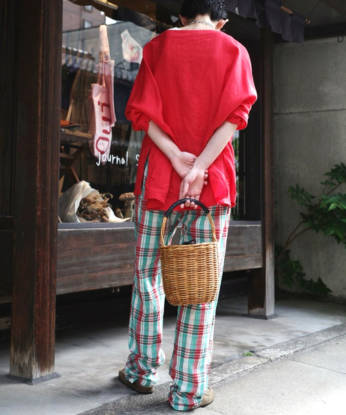 JOURNAL STANDARD LUXE(ジャーナルスタンダード ラックス)の「エアリーリネンボートネックブラウス(シャツ/ブラウス・レディース・ブルー/レッド/ブラウン/スカイブルー・FREE)」の16枚目の写真