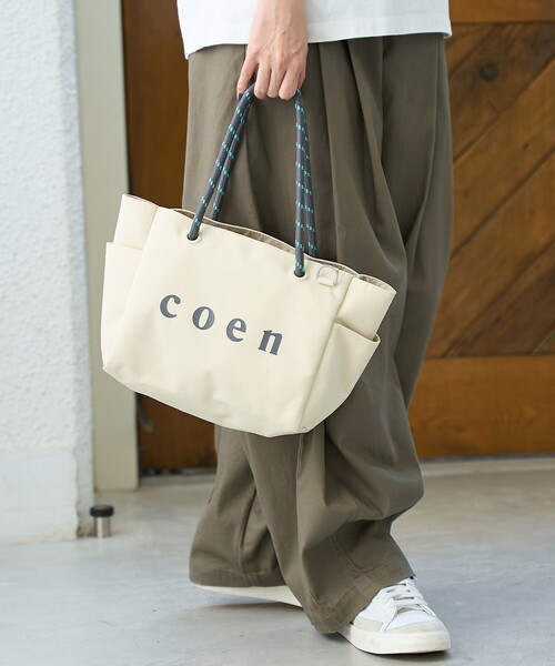 coen（コーエン）の「【一部WEBカラー・新色登場】coen（コーエン） ロゴ ポリキャンバストートバッグ（Mサイズ）（トートバッグ・レディース・ブラック/オリーブ/グレー/オレンジ/ネイビー/レッド/ベージュ/ダークブラウン/その他2/マスタード/ダークグレー/オフホワイト/コバルトブルー/その他1・FREE）」の2枚目の写真