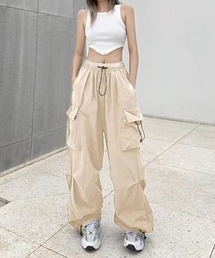 立体感のあるバルーンシルエットが魅力の夏服カーゴイージーパンツ ウエストボリュームでラクに穿けるワイド・バギーな春服トラックパンツ