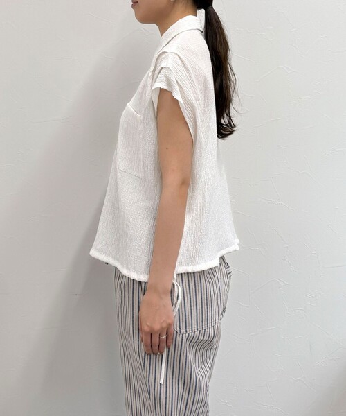 fredy emue（フレディエミュ）の「前開きフレンチタックシャツ（シャツ/ブラウス・レディース・ブラック/オフホワイト/キャメル・38）」の8枚目の写真