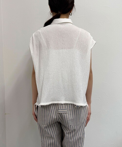 fredy emue（フレディエミュ）の「前開きフレンチタックシャツ（シャツ/ブラウス・レディース・ブラック/オフホワイト/キャメル・38）」の9枚目の写真