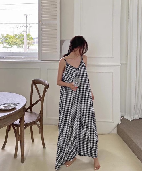 shopnikoniko(ショップニコニコ)の「キャミワンピース チェック ギンガムチェック ロング丈 ワンピース(ワンピース・レディース・グレー・フリー)」の5枚目の写真