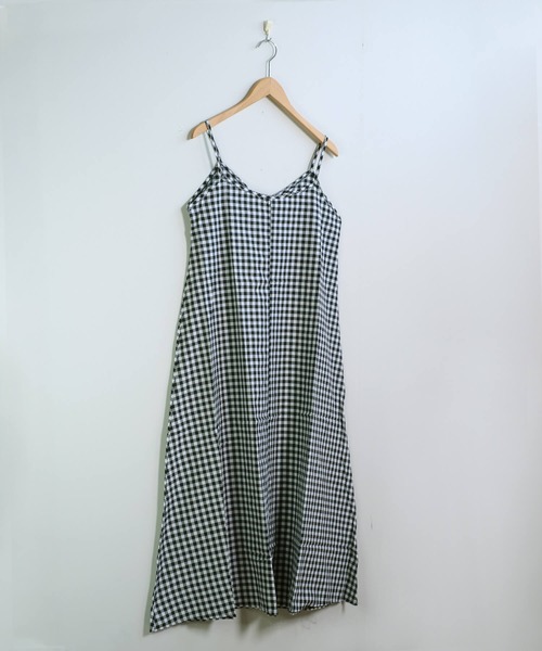 shopnikoniko(ショップニコニコ)の「キャミワンピース チェック ギンガムチェック ロング丈 ワンピース(ワンピース・レディース・グレー・フリー)」の13枚目の写真