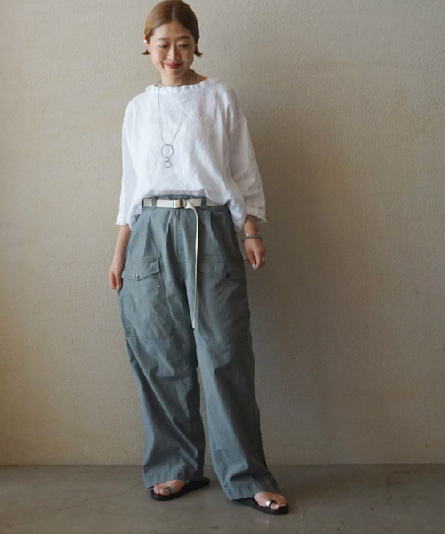 JOURNAL STANDARD LUXE(ジャーナルスタンダード ラックス)の「ソフトリネン タックフリルブラウス(シャツ/ブラウス・レディース・ホワイト/ブラック・FREE)」の8枚目の写真