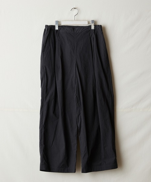 suzuki takayuki(スズキタカユキ)の「easy pants(チノパンツ・メンズ・ベージュ/アイボリー/ブラック・01/02)」の2枚目の写真