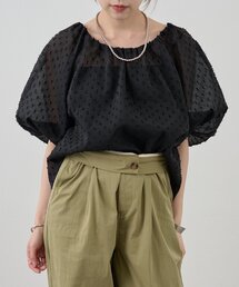 《１枚で華やか》ドビーブラウス