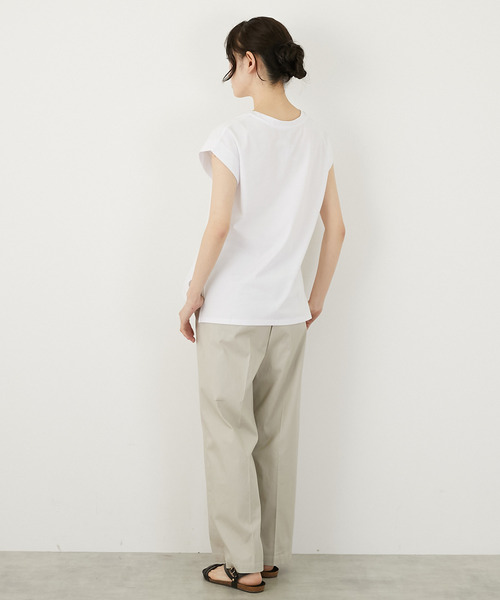MELROSE claire(メルローズ クレール)の「ロゴノースリーブTシャツ(Tシャツ/カットソー・レディース・グレイッシュベージュ/ブラック/ホワイト・FREE)」の18枚目の写真