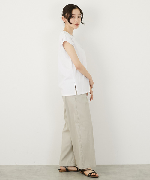MELROSE claire(メルローズ クレール)の「ロゴノースリーブTシャツ(Tシャツ/カットソー・レディース・グレイッシュベージュ/ブラック/ホワイト・FREE)」の16枚目の写真