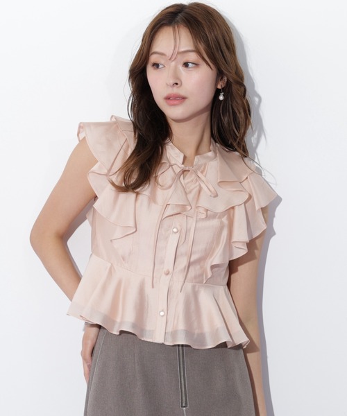 JILL by JILL STUART（ジルバイジルスチュアート）の「ペプラムラッフルブラウス（シャツ/ブラウス・レディース・ライトグリーン/ホワイト/ピンク・FREE）」の3枚目の写真