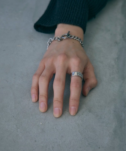GRAiL(accessories)（グレイル（アクセサリー））の「Cross logo ring【BLACK logo】（リング・メンズ・シルバー・ONE SIZE）」の2枚目の写真