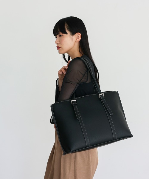 VitaFelice（ヴィータフェリーチェ）の「ベルトハンドルトートバッグ ステッチ A4 通勤トート（トートバッグ・レディース・ベージュ系/ブラック×ホワイト/ブラック・FREE）」の10枚目の写真