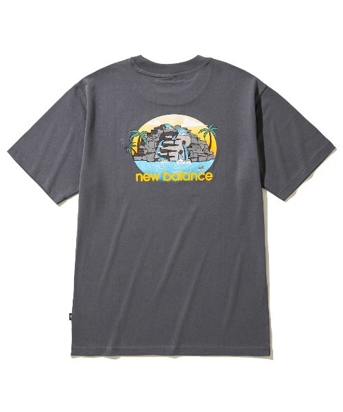 NEW BALANCE(ニューバランス)の「New Balance QTM RESORT T-SHIRT(ニューバランス QTM リゾート Tシャツ)(Tシャツ/カットソー・メンズ・ブルー/ホワイト/オレンジ/グレー/グリーン・SMALL/MEDIUM/LARGE/X-LARGE/XX-LARGE)」の1枚目の写真