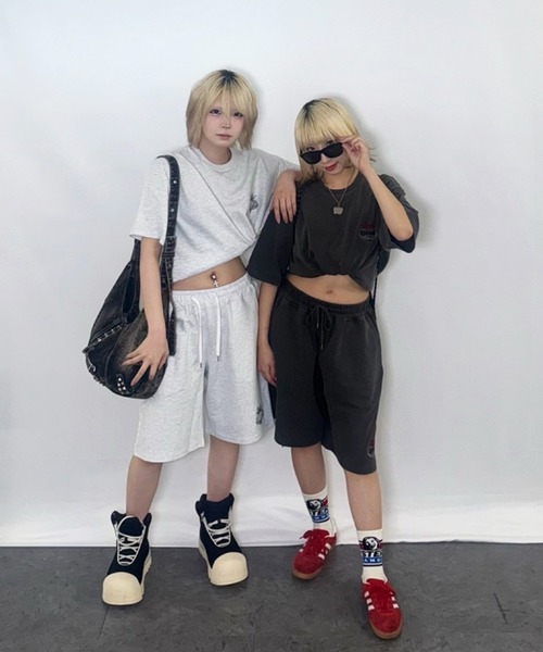 ATMARK（アットマーク）の「《2サイズ展開　/　UNISEX　》ATMARK トライバル クラウンロゴ Tee Tシャツ　セットアップ可能（Tシャツ/カットソー・レディース・ホワイト/チャコールグレー・MEDIUM/LARGE）」の3枚目の写真