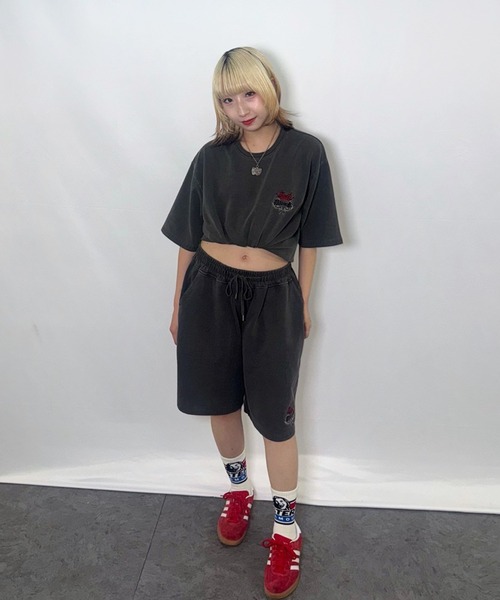 ATMARK（アットマーク）の「《2サイズ展開　/　UNISEX　》ATMARK トライバル クラウンロゴ Tee Tシャツ　セットアップ可能（Tシャツ/カットソー・レディース・ホワイト/チャコールグレー・MEDIUM/LARGE）」の10枚目の写真