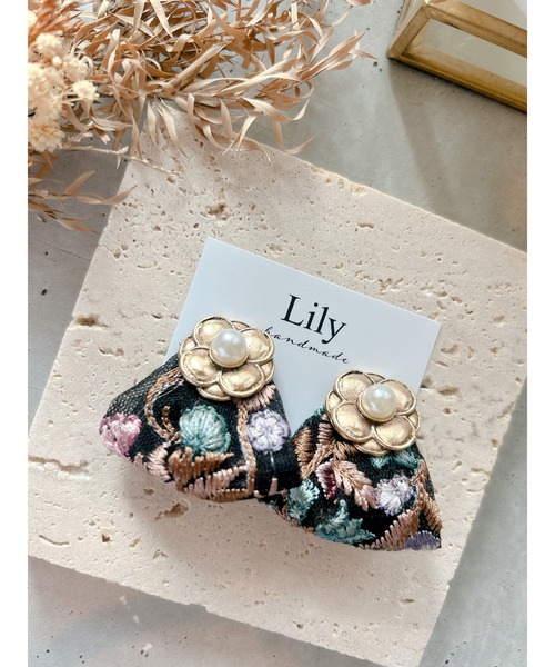 tone(トーン)の「【Lily accessory】インド刺繡ピアス(MA)(ピアス(両耳用)・レディース・ブラック・FREE)」の3枚目の写真