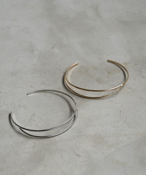 colleca la（コレカラ）の「アシンメトリーダブルライン メタルチョーカー/ネックカフ（チョーカー・レディース・ゴールド/シルバー・FREE）」の6枚目の写真