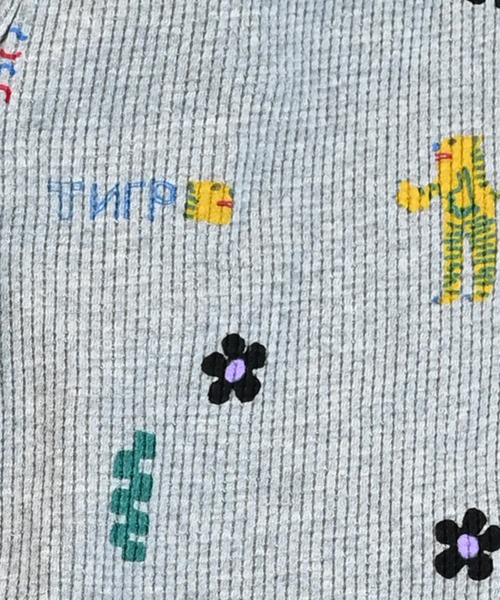 MARKEY'S（マーキーズ）の「総柄ワッフルメローカットソー（Tシャツ/カットソー・キッズ・レッド系その他/ブラウン系その他/杢グレー/ブラック系その他・150/140/130/120/110/100/90/80）」の9枚目の写真