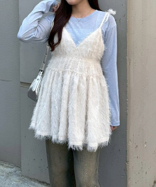 continuer de NICE CLAUP(コンティニューデナイスクラップ)の「もしゃもしゃキャミ(シャツ/ブラウス・レディース・ブラック/アイボリー/ライトブルーグレー・FREE)」の4枚目の写真