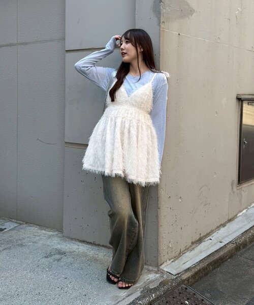 continuer de NICE CLAUP(コンティニューデナイスクラップ)の「もしゃもしゃキャミ(シャツ/ブラウス・レディース・ブラック/アイボリー/ライトブルーグレー・FREE)」の9枚目の写真