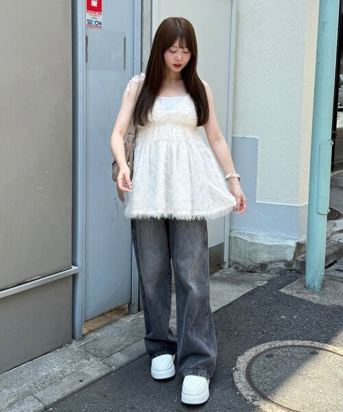 continuer de NICE CLAUP(コンティニューデナイスクラップ)の「もしゃもしゃキャミ(シャツ/ブラウス・レディース・ブラック/アイボリー/ライトブルーグレー・FREE)」の20枚目の写真