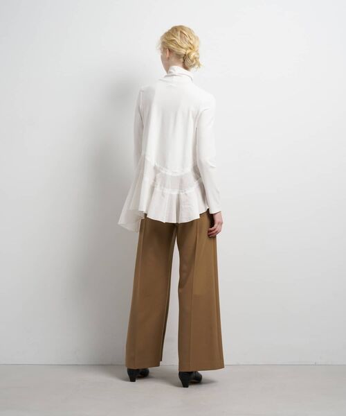 LANVIN en Bleu(ランバンオンブルー)の「アシンメトリーヘムタートル(Tシャツ/カットソー・レディース・ブラック/オフホワイト・38)」の4枚目の写真