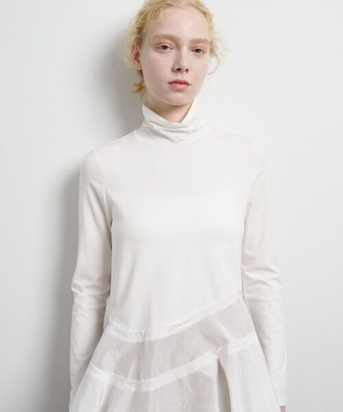 LANVIN en Bleu(ランバンオンブルー)の「アシンメトリーヘムタートル(Tシャツ/カットソー・レディース・ブラック/オフホワイト・38)」の9枚目の写真