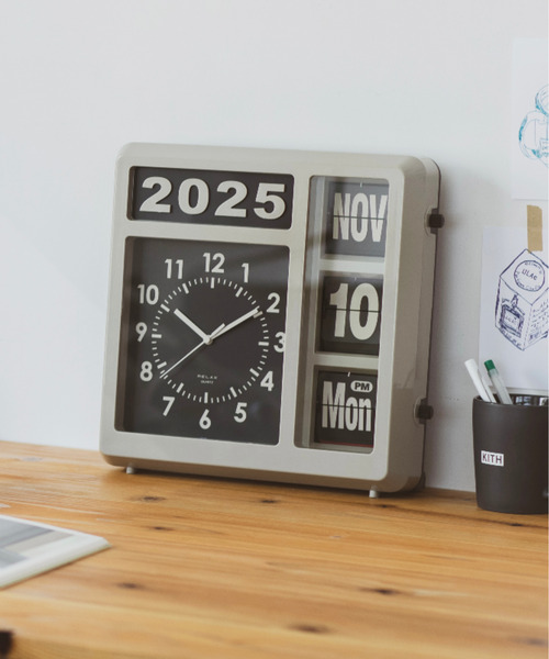 RELAX（リラックス）の「〈RELAX/リラックス〉フリップカレンダークロック（置時計・メンズ・グレー/ブラック・ONE SIZE）」の3枚目の写真