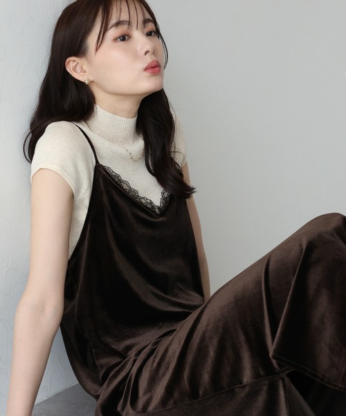 BLUEEAST(ブルーイースト)の「レース付ベロアキャミワンピース(ワンピース・レディース・ブラック/ブラウン・MEDIUM)」の12枚目の写真
