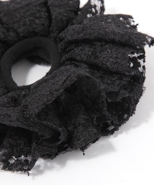 LOWRYS FARM（ローリーズファーム）の「フラワーレースシュシュ　587928（シュシュ・レディース・アイボリー/ブラック・FREE）」の3枚目の写真